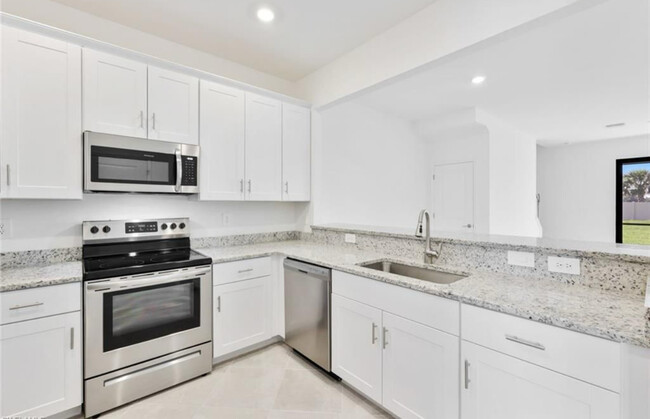 Building Photo - 14273 Pine Lodge Ln