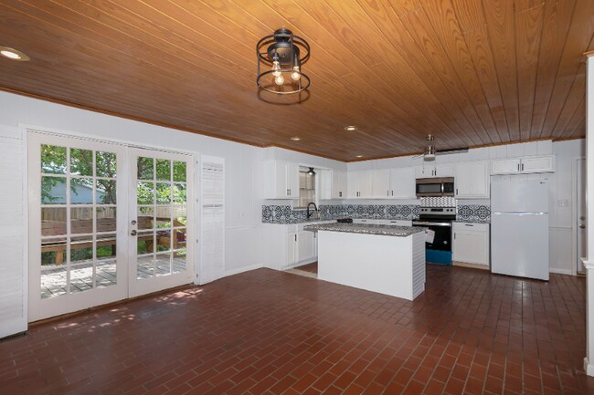 Building Photo - 5405 Kayway Dr