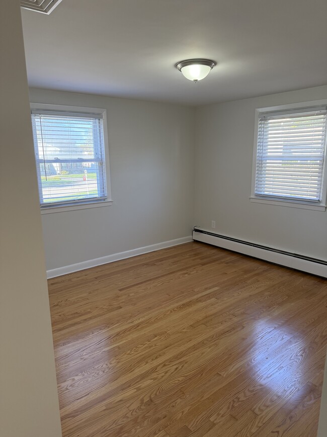 Building Photo - 143 Scenic Dr