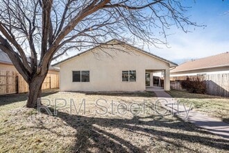 Building Photo - 1014 Pinecrest Dr