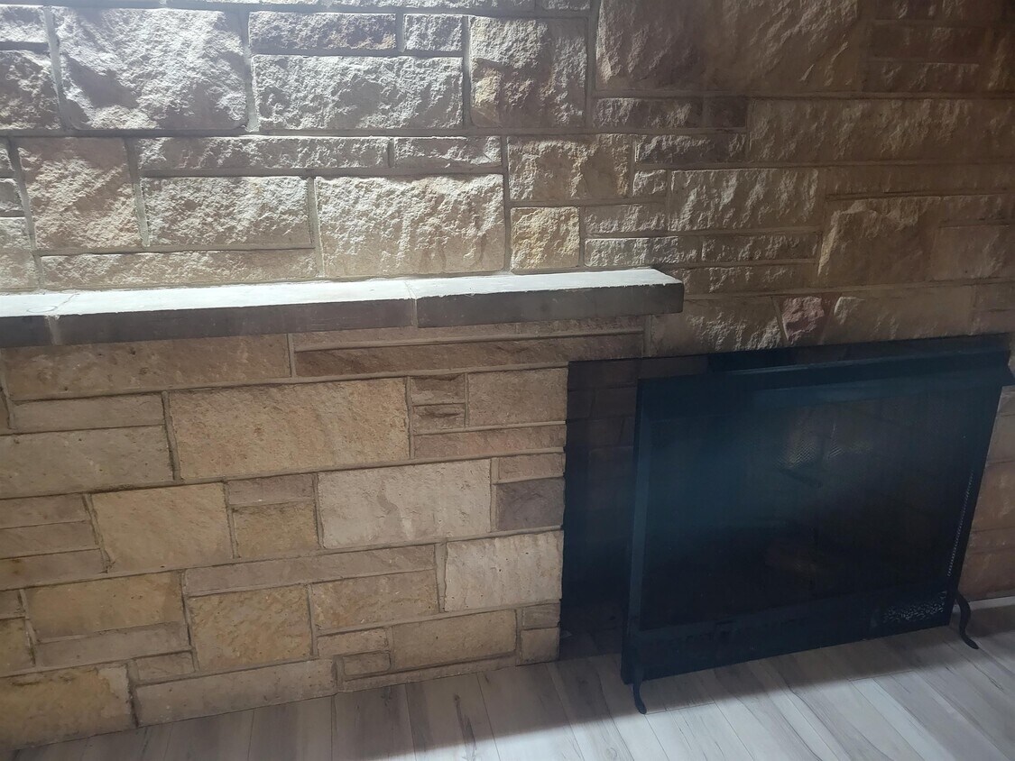 17506 Nottingham Rd Unit 9, Cleveland, OH 44119 Room for Rent in