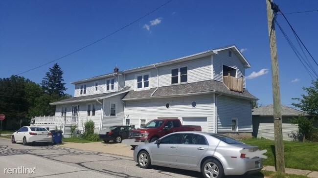 Foto del edificio - 3 br, 1 bath Apartment - 6129 Traymore Avenue