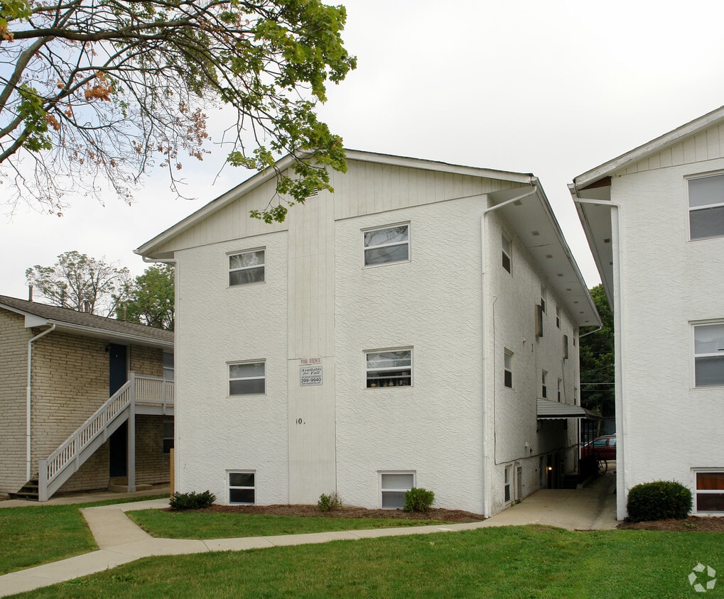 Primary Photo - 104 E Norwich Ave