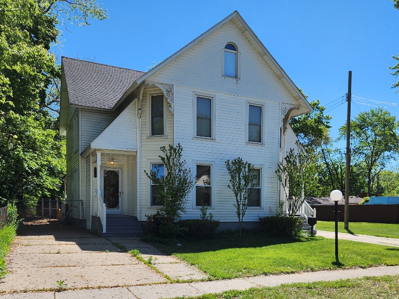 Primary Photo - 3229 3rd St