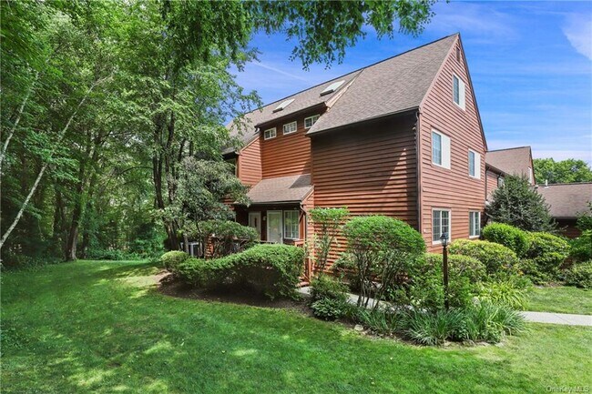 Building Photo - 806 Orchard Hill Ln