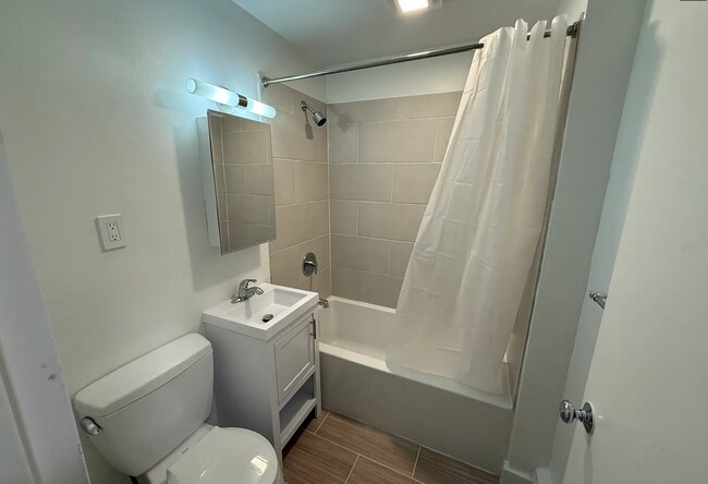 Foto del edificio - 530 Massachusetts Ave