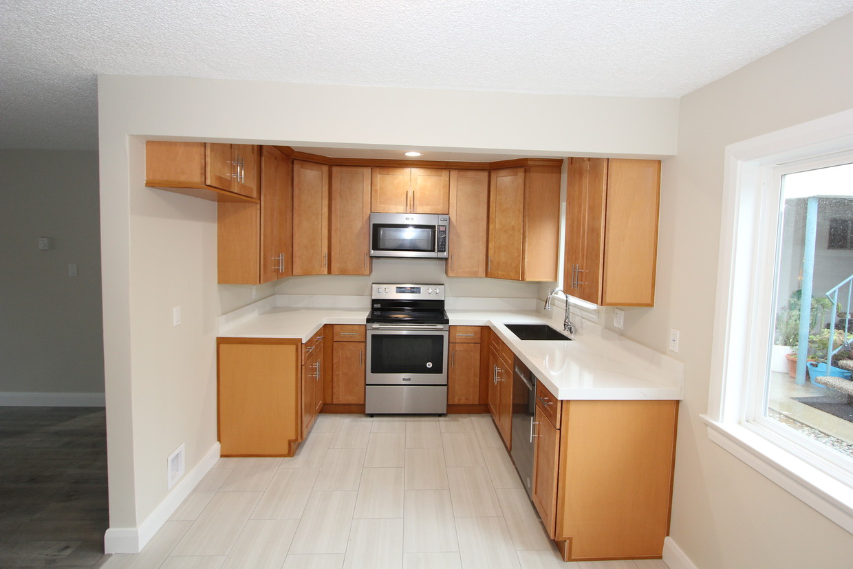 Primary Photo - 21014 Ladeene Ave