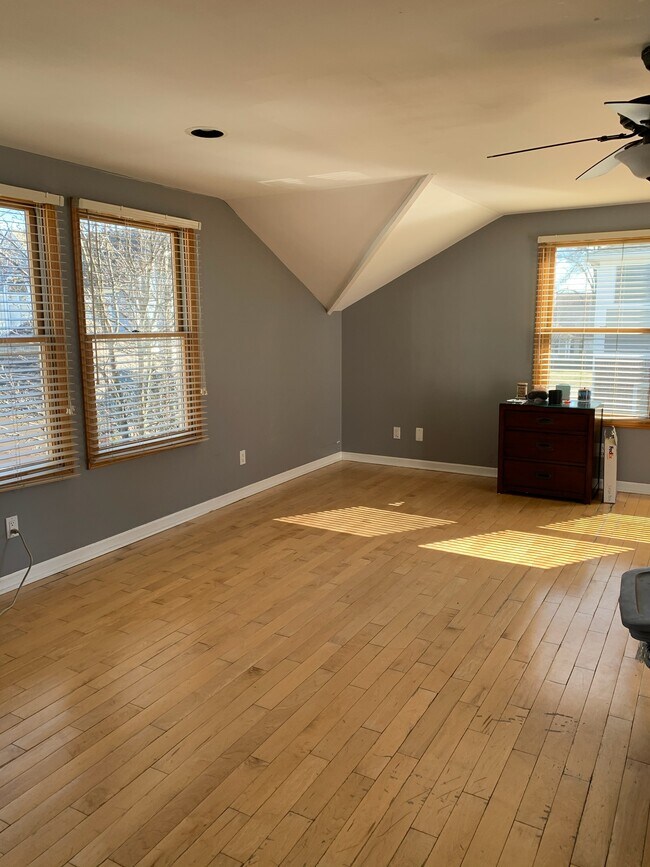 loft - 950 Chestnut St