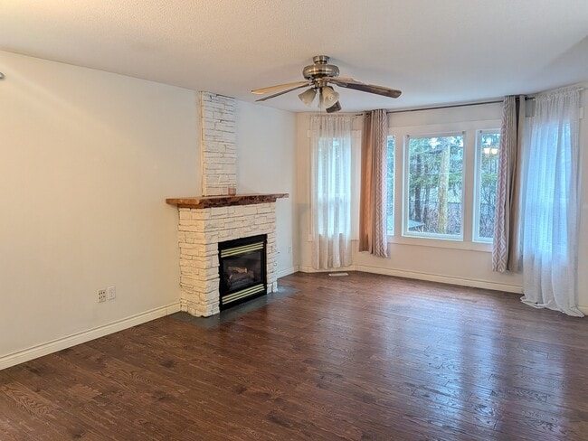 Building Photo - 21424 Richmond Dr