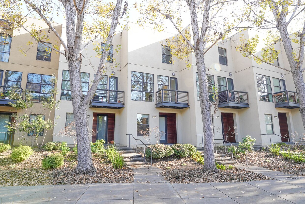 Primary Photo - Beautiful Emeryville Townhome Available!