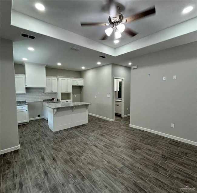 Foto del edificio - 13 Bertha Ave