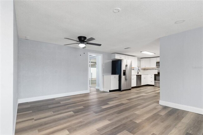 Building Photo - 7415 San Salvadore Dr