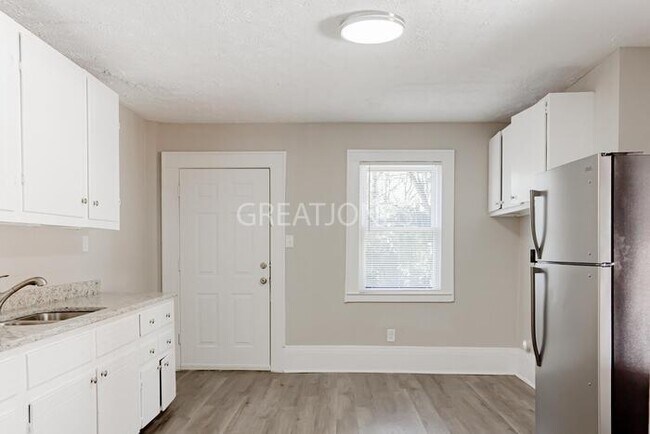 Building Photo - 1183 Brentwood Ave
