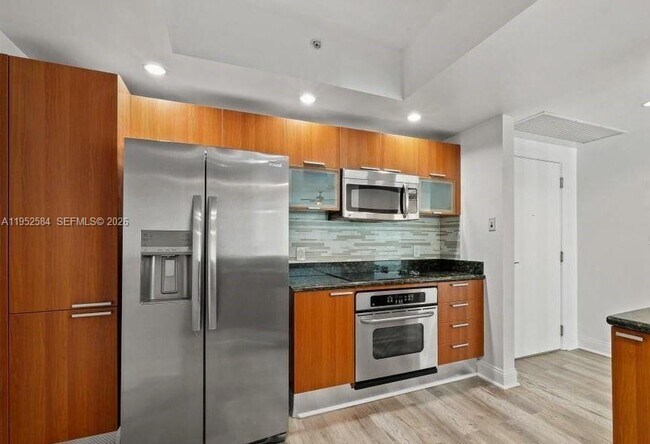 Foto del edificio - 231 Riverside Dr