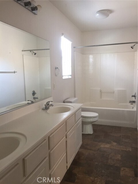 Building Photo - 37938 Woodleaf St