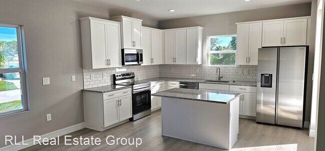 Foto del edificio - 4 br, 3 bath House - 1500 Reed St NW