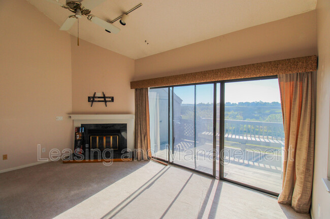 Building Photo - 205 River Breeze Dr