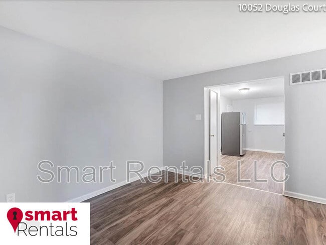 Foto del edificio - 10052 Douglas Ct