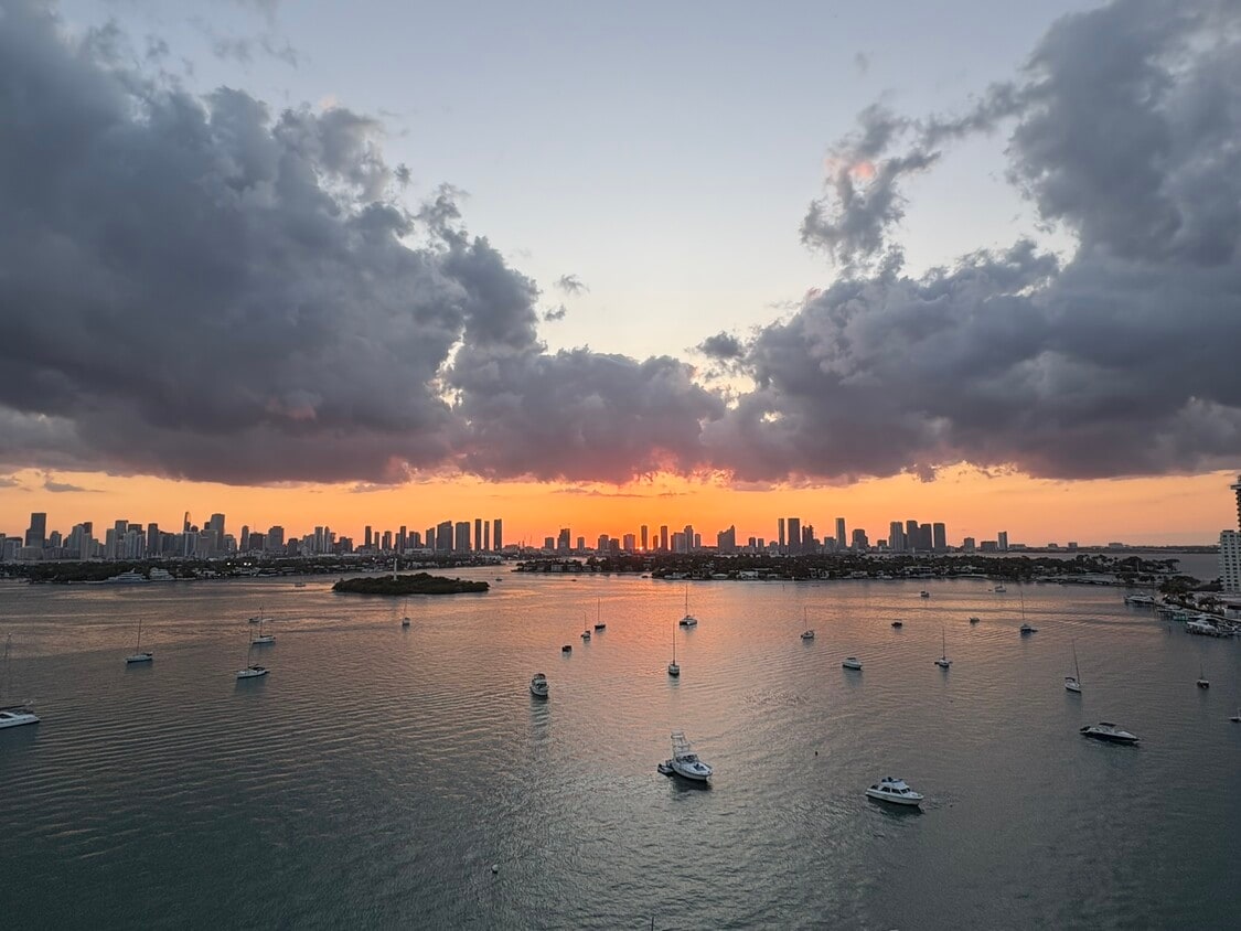 View the sunsets over Miami skyline - 1500 Bay Rd