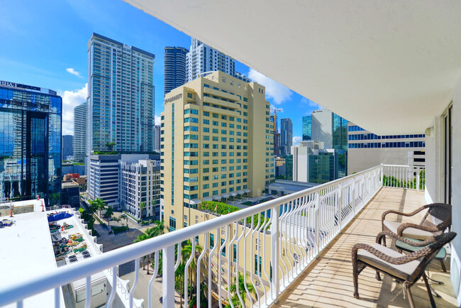 Foto del edificio - 1200 Brickell Bay Dr