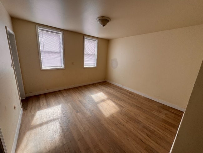 Building Photo - 2004 W Lincoln Ave