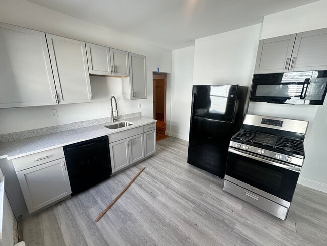 Building Photo - 63 Webster Ave