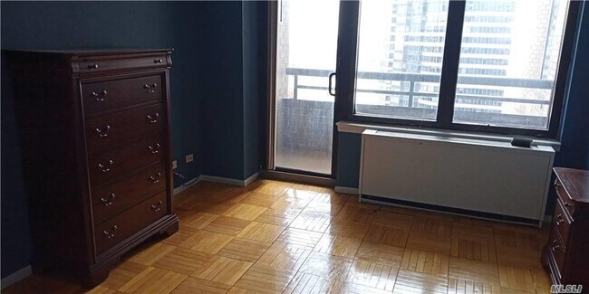 Foto del edificio - 330 E 38th St