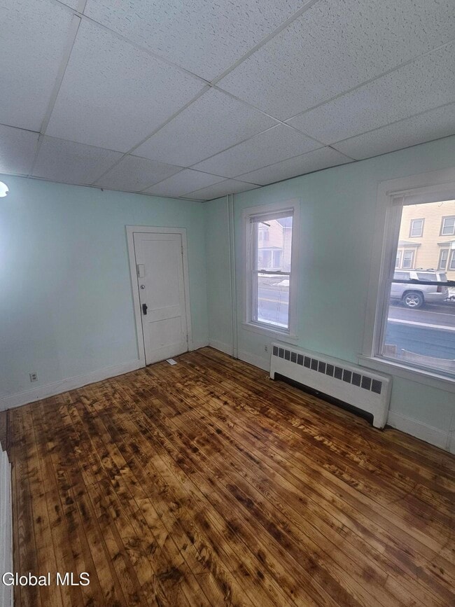 Building Photo - 40 Main St