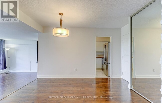 Photo du bâtiment - 250-250 Scarlett Rd