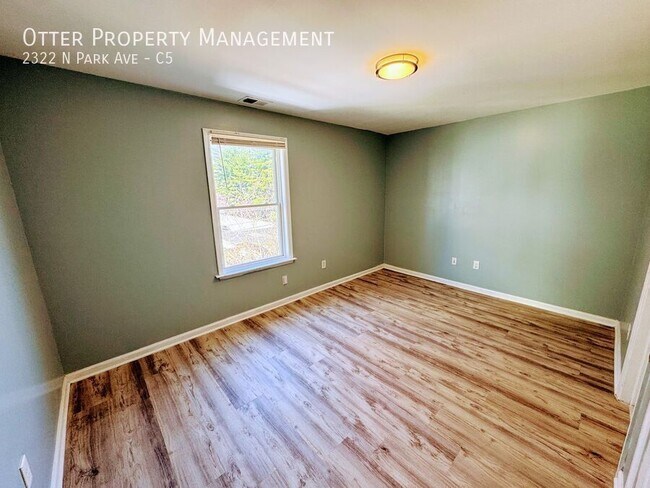 Foto del edificio - 2322 N Park Ave