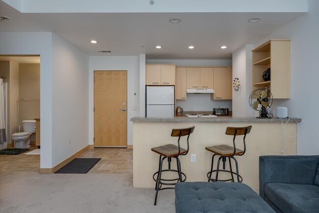 Foto del edificio - 309 W Washington Ave