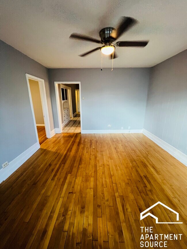 Foto del edificio - 5128 W Henderson St