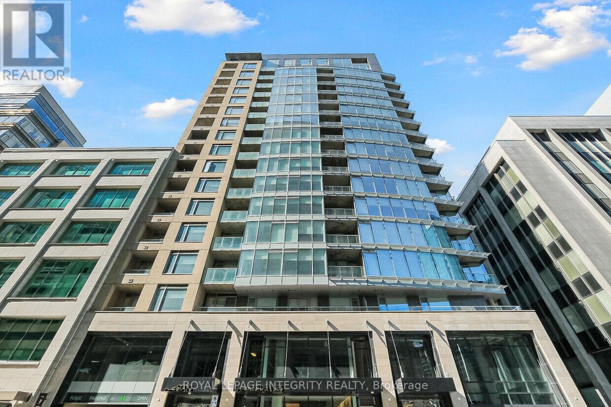 Primary Photo - 101-101 Queen St