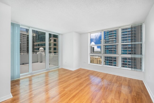 Building Photo - Yacht Club at Brickell Apartments