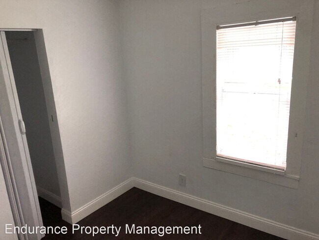Building Photo - 3 br, 2 bath House - 1750 W 12th St