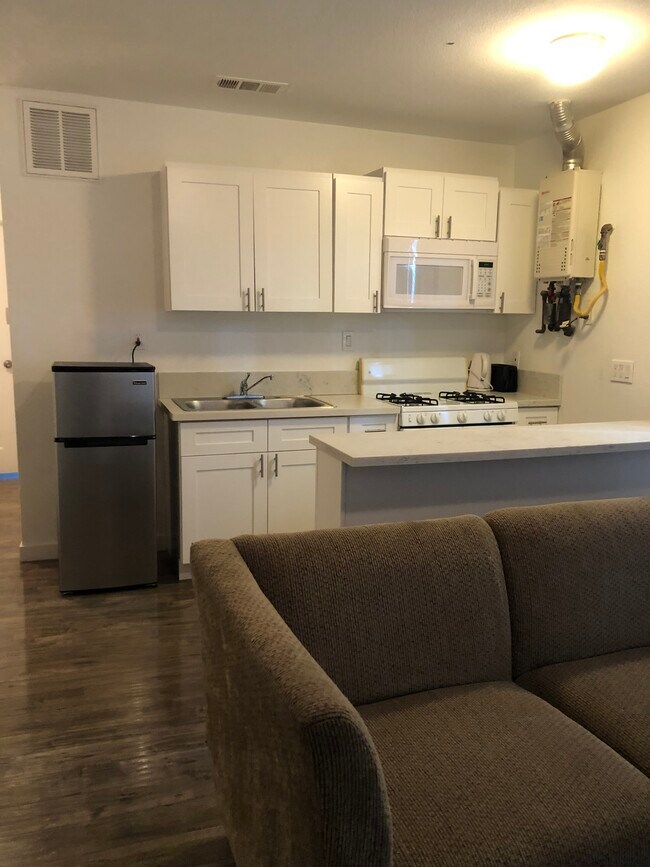 Foto del edificio - 928 W 83rd St