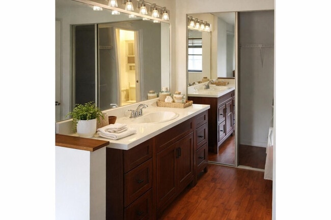 Building Photo - 6542 Via Regina