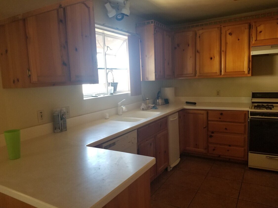 429 Darfo Dr, Crestline, CA 92325 House Rental in Crestline, CA