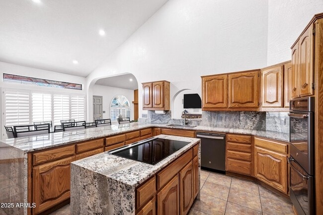 Building Photo - 322 E Gary Cir