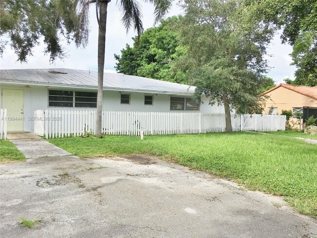 Building Photo - 5831 SW 62nd St
