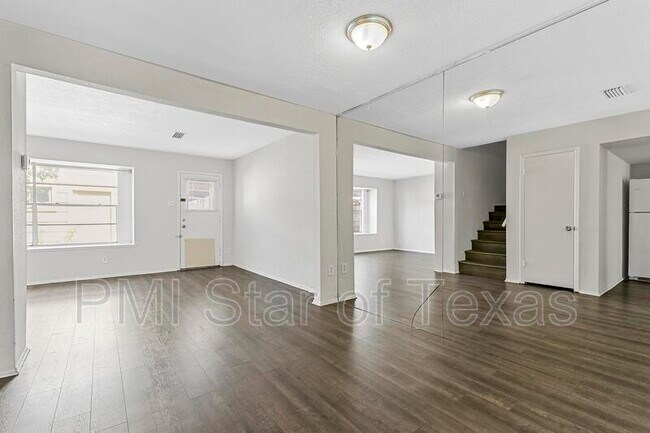 Building Photo - 22 E Mountain Creek Dr