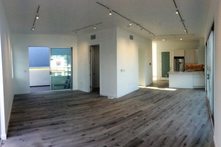 Large Open Plan - 3110 Lincoln Blvd