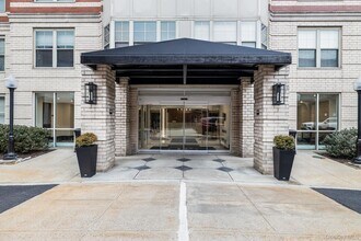 Building Photo - 300 Mamaroneck Ave