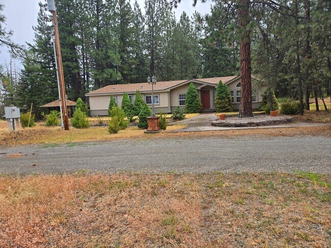 Foto del edificio - 4161 W Foothill Dr