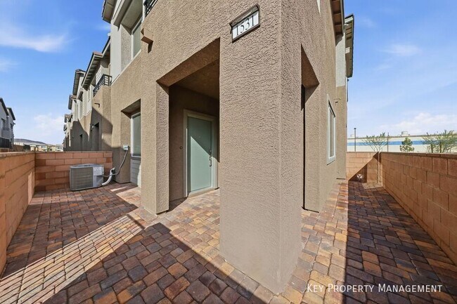 Foto del edificio - 1531 Layla Crossing Ave