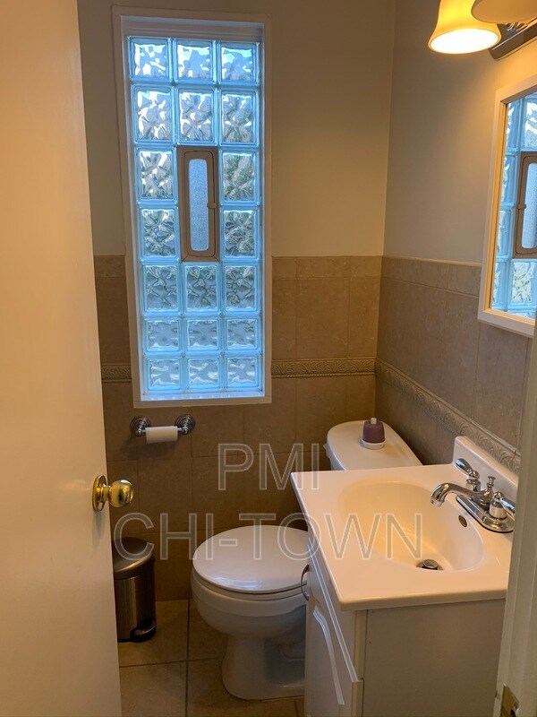 Building Photo - 5016 Suffield Ct