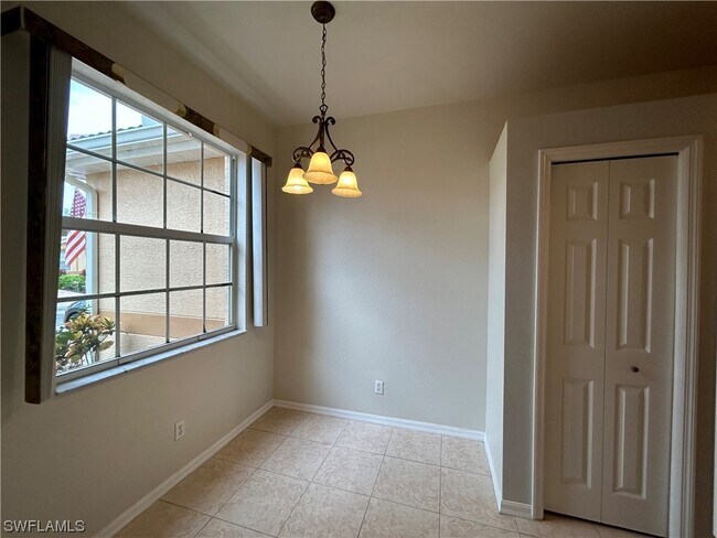 Building Photo - 7870 Lake Sawgrass Loop