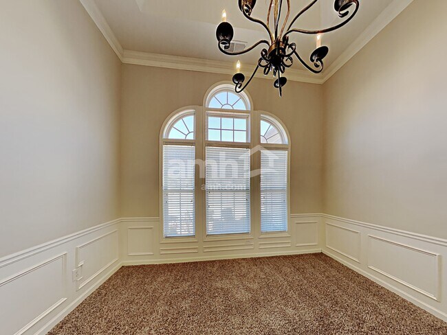 Building Photo - 800 Colwell Lane