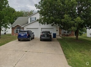 Building Photo - 106 S Woods Ct