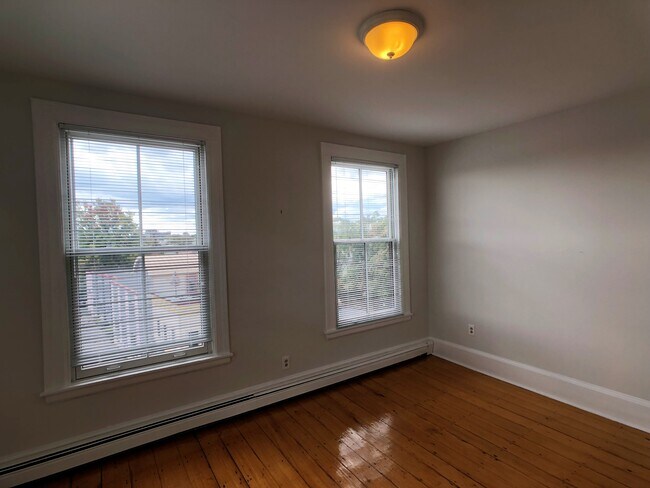 Building Photo - 357 Somerville Ave